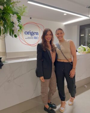 Poliana Botelho Instagram - A melhor e maior clínica de reprodução humana @clinicaorigenrio junto com a mha Dra @drapetrapilotto ♥️♥️