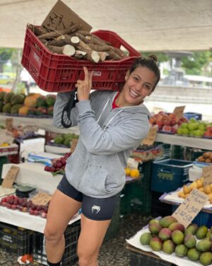Poliana Botelho Instagram - A melhor barraca 🍅🥦🌽🥕