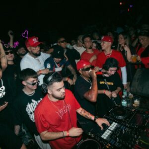 Polimá Westcoast Instagram - Tuvooo de locoos lo pasamo como pa los viejoos tiempos como cuando haciamos todo por amor al artee ahí era mas bonito… Ahoraa solo fuerza ilimitada hay mucho hater perdiendo su tiempo y su vida no tienen idea dejenlos q hablen porq Dios sabe ( Sigaan disfrutando del álbum ) 

Pd : querido diario …
