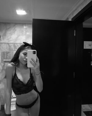 Polina Nosykhina Instagram - Хочу обратно в тепло