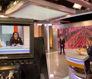 Polo Ramírez Instagram - Funeral de la Reina Isabel II en @teletrece junto a @natylopez.tv @ivanna.lopezm @bernicruzmr @jamesgmatheson y Paz Zárate