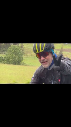 Polo Ramírez Instagram - Una secuencia del @girodellago @subaruchile ¡Con viento, frío y lluvia se disfruta igual!