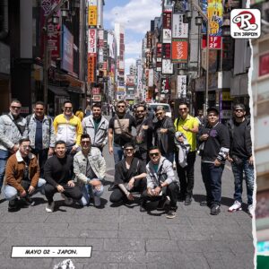 Poncho Lizarraga Instagram - Un día más por Asia, Japón no deja de sorprendernos 🇯🇵✨ conocimos lugares importantes de Tokio, y tuvimos el honor de estar en la embajada de México y por último fuimos al mítico cruce de Shibuya 🚗🚙🏎️🚓 #RecodoEnJapon #RetoTokio