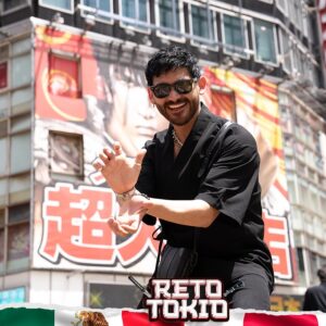 Poncho Lizarraga Instagram - Un día más por Asia, Japón no deja de sorprendernos 🇯🇵✨ conocimos lugares importantes de Tokio, y tuvimos el honor de estar en la embajada de México y por último fuimos al mítico cruce de Shibuya 🚗🚙🏎️🚓 #RecodoEnJapon #RetoTokio