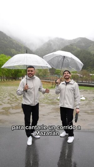 Poncho Lizarraga Instagram - Llegó nuestro canto a la montaña 🗻 un pedacito del corrido de Mazatlán desde Japón, cerquita del monte Fuji 🇯🇵🇲🇽 #RecodoEnJapon
