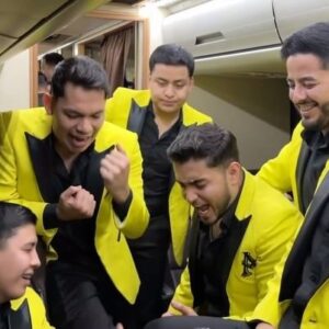 Poncho Lizarraga Instagram - Continuamos con la gira “Las bandas más grandes del mundo” este 26 de mayo en “La Monumental Plaza Garibaldi” de Houston , Texas @elrecodooficial y @arrolladoraoficial boletos disponibles por @ticketon