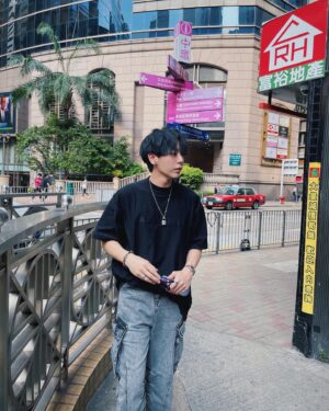Poompat Iam-samang Instagram - 🥵👨‍👩‍👦
