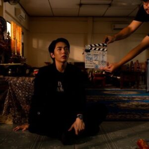 Poompat Iam-samang Instagram - แปะไว้ก่อนเป็นความทรงจำ อีพีนี้ดุเดือดมาก ตอนถ่ายก็คือโหดมากๆจริงๆ เพิ่งเคยสมองขาวตอนถ่ายก็คือตอนมองปล่องไฟที่เผาศพ เหมือนหลุดไปอีกโลกเลย ขอบคุณภูมิที่ให้พื้นที่ทำอารมณ์จำได้ที่เดินมาแปะหลังแล้วกระซิบบอก “สู้ๆนะพี่” อันนี้คือขอบคุณมากจริงๆนะ @poompps ขอบคุณทีมทุกคนขอบคุณ ผกก ที่ให้พื้นที่การแสดงเต็มที่ @pepzilism ดีใจที่ได้เป็นส่วนหนึ่งกับทีมงานทุกคนนะครับ 🤍🤍🤟🏻