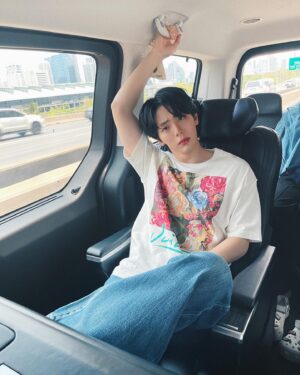 Poompat Iam-samang Instagram - เพิ่งเข้าใจความสิ้นหวัง ก็ตอนปวดท้องแล้วรถติดบนทางด่วน 🥲