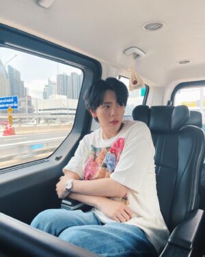 Poompat Iam-samang Instagram - เพิ่งเข้าใจความสิ้นหวัง ก็ตอนปวดท้องแล้วรถติดบนทางด่วน 🥲