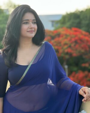 Poonam Bajwa Instagram - 🐬🦋🪁💙

📸 @suneel1reddy
