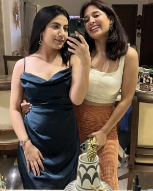 Poorti Arya Instagram - We Had The Kind Of Connection Most People Spend Lifetimes To Find 💚🤎