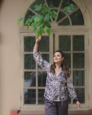 Prachi Tehlan Instagram - 🧚🏻‍♀️

👗: @shopdorabi 
📸: @jibin_dev_official 
💄: @makeup_by_shibinantony @delia_john__ 
🙋🏻‍♀️: @rashmimuraleedharan
✂️ : @blackbatchframes

📷: @nikonindiaofficial