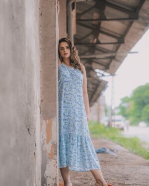 Prachi Tehlan Instagram - One of my all time favourite home grown sustainable brand 😍 Siddhi Thank you for pouring your love in it ❤️❤️

👗: @raeth_official 
📸: @jibin_dev_official 
💄: @makeup_by_shibinantony 
🙋🏻‍♀️: @rashmimuraleedharan
✂️: @blackbatchframes

#homegrown #sustainable #jaipurgrown