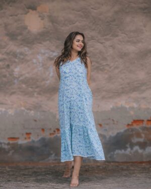 Prachi Tehlan Instagram - One of my all time favourite home grown sustainable brand 😍 Siddhi Thank you for pouring your love in it ❤️❤️

👗: @raeth_official 
📸: @jibin_dev_official 
💄: @makeup_by_shibinantony 
🙋🏻‍♀️: @rashmimuraleedharan
✂️: @blackbatchframes

#homegrown #sustainable #jaipurgrown