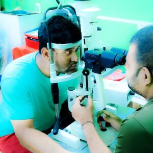 Pranab Kr Nath Instagram - হঠাৎ করে আমার চোখের সমস্যা শুরু হয়, রাস্তা দিয়ে যাওয়ার সময় অথবা ড্রাইভ করার সময় আমার হঠাৎ হঠাৎ মাথা ঘুরে উঠে, ডাক্তারের সাথে কথা বলে বুঝতে পারি গত কয়েক মাস ধরে রাতে আমি দীর্ঘক্ষণ কম্পিউটার ব্যবহার করার কারণে আমার চোখের মার্সেল শুকিয়ে গেছে, তাই আমি ডাক্তারের পরামর্শ নিয়ে Theia Eye Sabroom যাই, সেখানে সকল রকম পরীক্ষা করে এবং পরবর্তীতে ডাক্তার আমাকে পরামর্শ দেয় ব্লু ব্লক লেন্স ইউজ করার জন্য