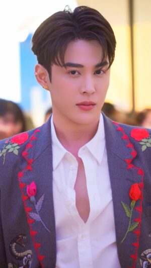 Pranapong Khaisang Instagram - รันเวย์ไฟลุก🔥 👔 @fri27nov #tiktokshoprunway