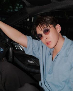 Pranapong Khaisang Instagram - กลับกับผมได้มั้ย😳 🕶️ @glassiq #glassiq