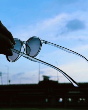 Pranapong Khaisang Instagram - กลับกับผมได้มั้ย😳 🕶️ @glassiq #glassiq