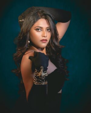 Praneeta Patnaik Instagram - Your next door Mallika 🥀 
.
.
Images @manoj_gangula 
Stylist @greeshma_krishna.k 
Outfit @indusuresh_p 
Accessories @fashioncurvee 
Makeup @artistry_by_meera 
Hair @mahesh_ravulapalli