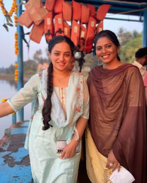Praneeta Patnaik Instagram - I wish there was an option to post more than 10 pictures on Insta. 
Kumari Srimathi is set to make its grand entry tomorrow and I couldn’t wait to share the BTS with you all! (I had been saving them since 3 years in my phone).