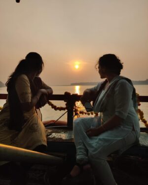 Praneeta Patnaik Instagram - I wish there was an option to post more than 10 pictures on Insta. 
Kumari Srimathi is set to make its grand entry tomorrow and I couldn’t wait to share the BTS with you all! (I had been saving them since 3 years in my phone).