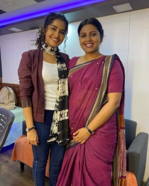 Praneeta Patnaik Instagram - Eagle is soaring high and I take this opportunity to thank the makers, the production house and my producers @tgvishwaprasad sir and @vivek_kuchibhotla sir for trusting me to portray Padma. Thank you @karthik.gattamneni for giving me this unique role and for defining my arc so brilliantly! Thank you @mbkaranam for thinking of me and for writing such effective words. The entire credit goes to @sujithkumarchowdarykolli garu for suggesting me to play Padma. I hope my association with @peoplemediafactory will keep continuing with many other roles in many more films. I had a ball time sharing the screen with @srinivasarala, @pnavdeep and @anupamaparameswaran96. You guys are awesome! @uthura and @rekhaboggarrapu, thank you for taking care of me and for being my company when I needed it the most. 
Thank you @radentertains  and @rajiv.k25 for being the bridge between the production house and I. You made sure my job got easier. 
Saving best for the last,

@raviteja_2628 sir, from seeing your work in films and TV, to acting beside a humble yet energetic personality like you, I’m truly blessed and I’m forever grateful 🙏🏻
Thank you for being you and for being that constant positive vibe on the sets. I’ll never forget these moments.