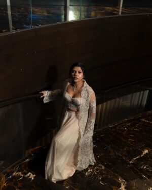 Praneeta Patnaik Instagram - Shining, because its my golden hour ✨ 
.
.
Team :-
MUA @lemysumi 
Hair by @madhuhairstylisthyd 
Outfit @houseofakhilaaakurathi 
Jewellery @shop.ornateway 
Styled by @spacefashionconsultancy 
Images by @sriramambati and @srikanth_jangili_ 
Nails by @nailaffinityhyderabad