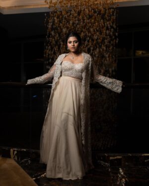 Praneeta Patnaik Instagram - Shining, because its my golden hour ✨ 
.
.
Team :-
MUA @lemysumi 
Hair by @madhuhairstylisthyd 
Outfit @houseofakhilaaakurathi 
Jewellery @shop.ornateway 
Styled by @spacefashionconsultancy 
Images by @sriramambati and @srikanth_jangili_ 
Nails by @nailaffinityhyderabad