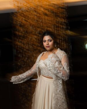Praneeta Patnaik Instagram - Shining, because its my golden hour ✨ 
.
.
Team :-
MUA @lemysumi 
Hair by @madhuhairstylisthyd 
Outfit @houseofakhilaaakurathi 
Jewellery @shop.ornateway 
Styled by @spacefashionconsultancy 
Images by @sriramambati and @srikanth_jangili_ 
Nails by @nailaffinityhyderabad