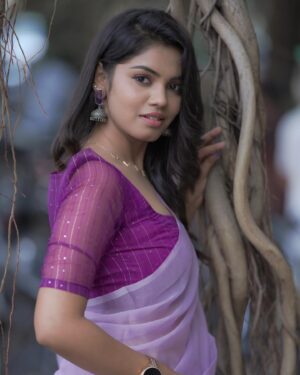 Pranika Dhakshu Instagram - அவளாய் அவளிருப்பதே 
அவளுக்கு அழகு..!!! 🌼🫰

Outfit - @mahizhmathy_ratnachalam 
Photographer - @camerasenthil 
Shoot Organized by @rrajeshananda 

#pranikadhakshu #zara #saree #sareelove #fashion #lavender