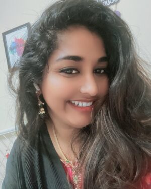 Prasanna Varma Danthuluri Instagram - Chill babe 😍 we’re all bad in someone’s story 🤍🖤
.
.
.
.
.
#sraree #traditionalwear #blacklove #smile #happiness #selflove #behappy #black