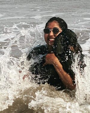 Prasanna Varma Danthuluri Instagram - #unconditionallove 😘😍💗
#Thanks fur the memories #bruce 🐕‍🦺🐶
.
.
#throwbackmemories #petlovers #doglover #dog #beachvibes #beachlife #petlove