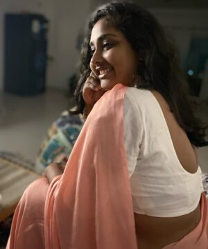Prasanna Varma Danthuluri Instagram - Every saree tells a story 📕Can you read mine …….

Me and my never ending Saree love💋💋
.
.
#justsareevibes☺✨ #sareelove