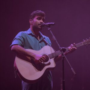 Prateek Kuhad Instagram - Best to arrive EARLY! Silhouettes India Tour EARLY BIRD TICKETS NOW LIVE.

BOOK NOW on prateekkuhad.com/tour & BookMyShow.

Presented by Johnnie Walker Refreshing Mixer Non-Alcoholic 
Produced and curated by @tribevibe.live
Co-Curated by @bigbadwolfdotin 

#SilhouettesTour