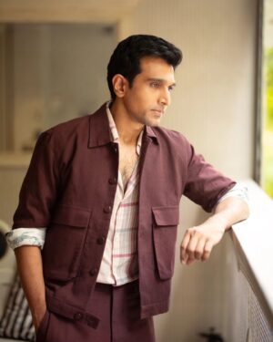 Pratik Gandhi Instagram - Hello there!

.
.
.
.

Stylist - @styleitwithniki
📸- @lovdipsingh
Outfit - @abhichiq.official
Hair @sandypanwar1810 
Makeup @sayyed_makeup_art 
Managed by @kaajalgb