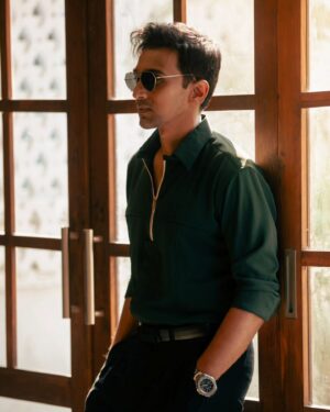 Pratik Gandhi Instagram - Ani & Kavya have got me hooked to 𝓑𝓲𝓷 𝓽𝓮𝓻𝓮 𝓼𝓪𝓷𝓪𝓶... all over again. 

Watch DO AUR DO PYAAR and you'll know what I mean.

In cinemas near you.

.

Stylist- @styleitwithniki
📸- @lovdipsingh
Polo shirt - @tarinivijofficial
Footwear- @lafattio
Hair @sandypanwar1810 
Makeup @sayyed_makeup_art 
Managed by @kaajalgb
