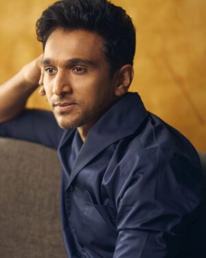 Pratik Gandhi Instagram - When Monday gives you blues, wear them right.
.
.
.
Stylist @styleitwithniki
📸 @lovdipsingh
Outfit @studio_anuraagk
Eyewear @shethoptical
Footwear @yoho_lifestyle
Hair @sandypanwar1810
Makeup @sayyed_makeup_art 
Managed by @kaajalgb