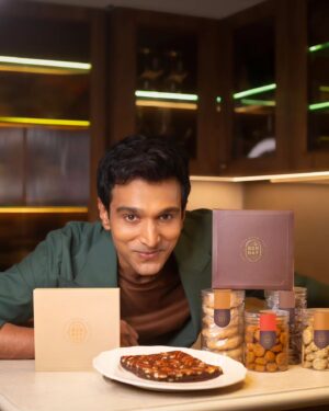 Pratik Gandhi Instagram - Wishing @pratikgandhiofficial a very happy birthday! 

Can't be a better day to thank you for getting your hands sweeter with @bonbay_patisserie . We are proud to have your support for the brand that we dream to build! 

𝗕𝗢𝗡 𝗕𝗔𝗬
𝓭𝓮𝓵𝓲𝓬𝓲𝓸𝓾𝓼 . 𝓭𝓮𝓬𝓪𝓭𝓮𝓷𝓽 . 𝓭𝓻𝓮𝓪𝓶𝔂

Check out our products on 
www.bonbay.in 
and shop online 
🔗 link in bio

or

For orders,
Call / WhatsApp on  918104125664

❤️