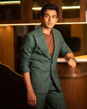 Pratik Gandhi Instagram - Tadow!
.
.
.

Stylist - @styleitwithniki 
📸-@lovdipsingh
Blazer set - @vikashrathod
Footwear - @lafattio
Hair @sandypanwar1810
Makeup @sayyed_makeup_art 
Managed by @kaajalgb