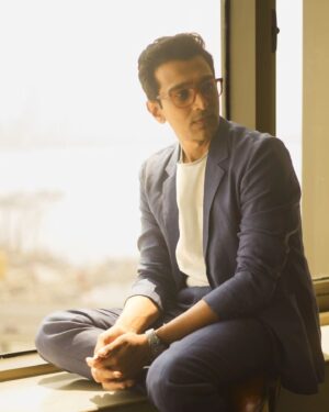 Pratik Gandhi Instagram - Missing my Mumbai.
The sun, the sea, the breeze and the rains.

.
.
.

Stylist - @styleitwithniki
📸 - @lovdipsingh
Outfit - @studio_anuraagk
T-shirt - @linentrailofficial
Eyewear - Armani exchange A/X from @alankaropticalcentre
Footwear - @whitemuds_official
Watch - @franklordcreations
Hair @sandypanwar1810 
Makeup @sayyed_makeup_art
Managed by @kaajalgb
