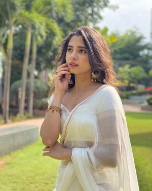 Preethi Asrani Instagram - 🕊️🕊️🕊️

@shilpacouture 🫶
