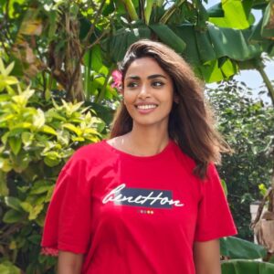 Preethy Karan Instagram - Just a girl next door 🌸🌺
.
.
.
#funday#friends#family#sendoffparty