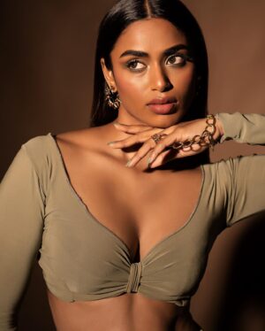 Preethy Karan Instagram - Aurora ✨
.
.
.
Lensed by @balakumaran.19 
MUA @makeupwithshruthi 
Styling @deekshitanikkam 

#trendingnow #viral #instagram #love #explorepage #explore #instagood #fashion #follow #like #likeforlikes #followforfollowback #photography #india #trend #instadaily #memes #music #style #trendingnow #foryou #likes #photooftheday #model #beautiful #bhfyp #instagood