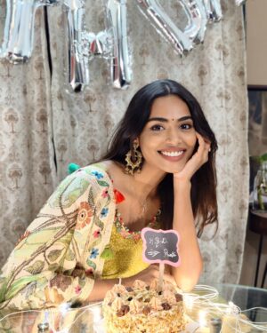 Preethy Karan Instagram - I’m overwhelmed with all the wishes and blessings I have got today , Thank You for all the LoVe showered upon me ❤️ and I 
Wish you all a very Happy & Prosperous New Year 2023 ❤️❤️❤️❤️