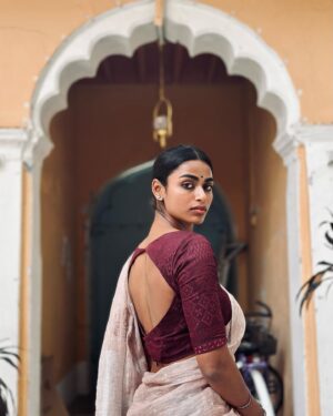Preethy Karan Instagram - 🌹
.
.
.
.
.
Shot by @keerthi_raju