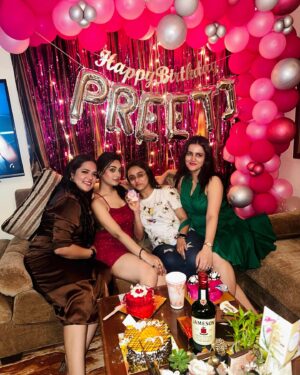 Preeti Verma Instagram - Thank you so much to all my friends who came on my birthday and made this special day more special and I am grateful to have u all and thank you so much u all guys for your lovely wishes..it really means a lot and I feel grateful for this..lots of love♥️♥️

#birthday #birthdaygirl #birhdaybash #birthdayparty #grateful #fun #dance #gettogether #friends #newyear