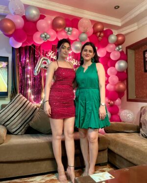 Preeti Verma Instagram - Thank you so much to all my friends who came on my birthday and made this special day more special and I am grateful to have u all and thank you so much u all guys for your lovely wishes..it really means a lot and I feel grateful for this..lots of love♥️♥️

#birthday #birthdaygirl #birhdaybash #birthdayparty #grateful #fun #dance #gettogether #friends #newyear