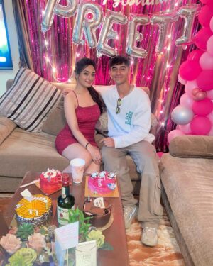 Preeti Verma Instagram - Thank you so much to all my friends who came on my birthday and made this special day more special and I am grateful to have u all and thank you so much u all guys for your lovely wishes..it really means a lot and I feel grateful for this..lots of love♥️♥️

#birthday #birthdaygirl #birhdaybash #birthdayparty #grateful #fun #dance #gettogether #friends #newyear