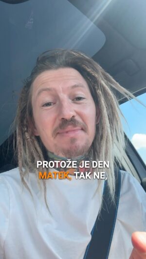 Přemek Forejt Instagram - Neděle patří všem mámám! ❤️

Mámu máš jenom jednu, tak na ni nezapomeň a něco hezkýho jí kup. Kytka je jasná, tou nic nezkazíš. Mám pro tebe ale jeden horkej tip! 🔥

Když si objednáš můj novej online kurz domácího vaření, tak si rovnou z mýho webu můžeš stáhnout stylovej dárkovej voucher, kterej jsem nechal vyrobit speciálně ke dni matek. 🎁

Ty si ho jen vytiskneš a v neděli ho přihodíš k tý kytce. Uvidíš, že bude máma nadšená a ještě ti něco dobrýho uvaří 🫶🏼

#denmatek #vareni #varimedoma